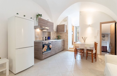 Putignano Apartment | Apartment 'La Greca 59' with Balcony and Wi-Fi