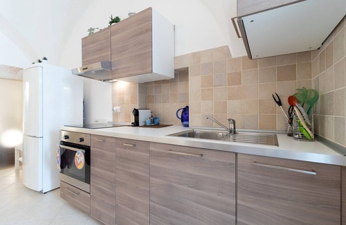 Putignano Apartment | Apartment 'La Greca 59' with Balcony and Wi-Fi