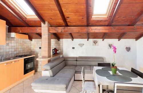 Cipressa Apartment | Apartment 'La Quiete Nel Bosco' with Sea View, Private Garden and Wi-Fi