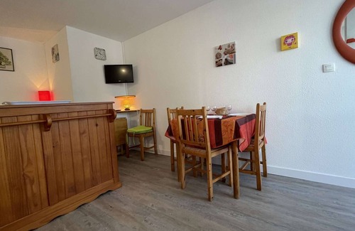 Tillieres Apartment | Apartment La Rochelle, studio flat, 4 persons