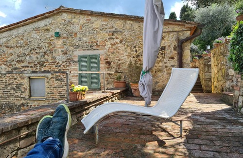 Cetona Apartment | Apartment 'La Terrazza, Cetona, Toscana' with Mountain View, Wi-Fi and Air Conditioning