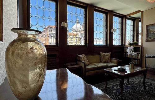 Santa Croce Apartment | Apartment Lagoon with a view of the Grand Canal