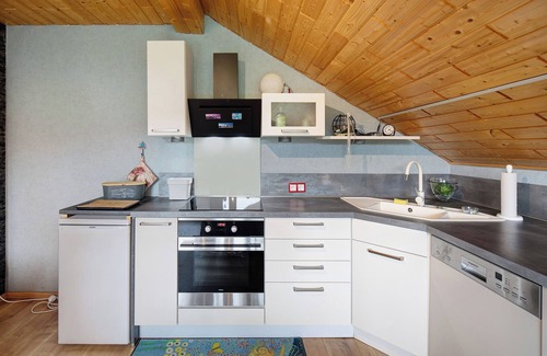 Leuderode Apartment | Apartment "Landharmonie Knüll" with Private Terrace, Balcony & Wi-Fi