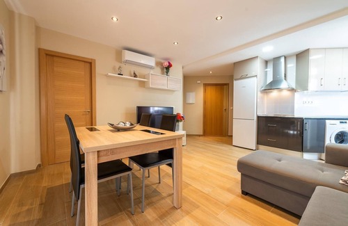 Almunecar Apartment | Apartment "Las góndolas playa" with sea views, shared pool and Wi-Fi