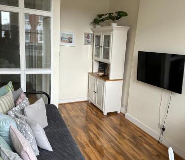 Shaftesbury Apartment | apartment Lavender Hill