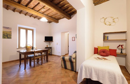 Ponte di Gabbiano Apartment | Apartment Le Biancane delle Crete Senesi Aciano Siena