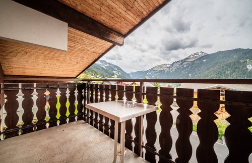 Chatel Apartment | Apartment 'Le Chamois D'Argent - 6-7 People' with Mountain View, Balcony and Wi-Fi