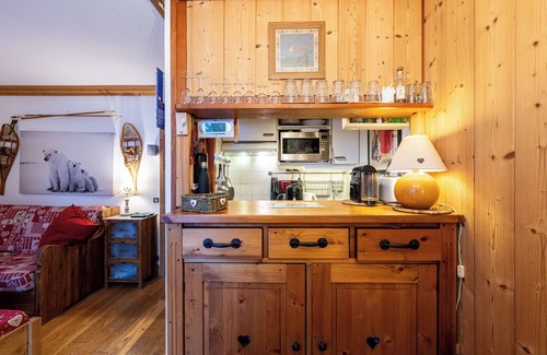Val-d'Isere Apartment | Apartment 'Le Châtelard' with Mountain View, Private Terrace and Wi-Fi