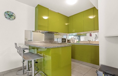 Boulouris-sur-Mer Apartment | Apartment 'Le Deux Pièces Des Rivages' with Sea View, Wi-Fi and Air Conditioning