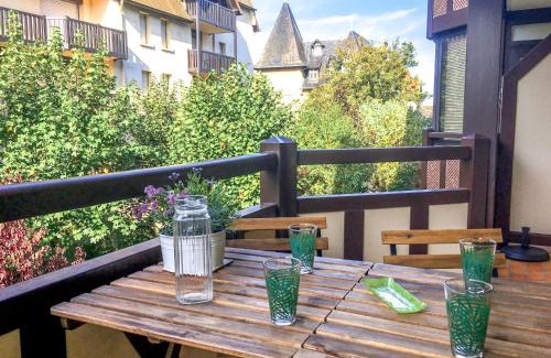 Tourgeville Apartment | Apartment Le Fairway-6 by Interhome