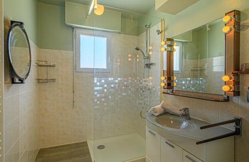 La Trinite-sur-Mer Apartment | Apartment Le Galion by Interhome