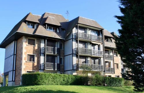 Blonville-sur-Mer Apartment | Apartment Le Garden Fleuri by Interhome