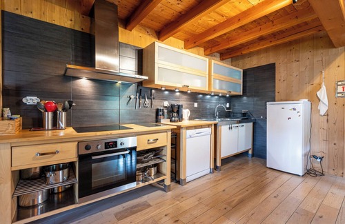 Flumet Apartment | Apartment 'Le Grand Tétras' with Shared Terrace, Balcony and Wi-Fi