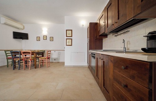 Gavorrano Apartment | Apartment 'Le Sugherine - Pozzo' with Shared Pool, Wi-Fi and Air Conditioning