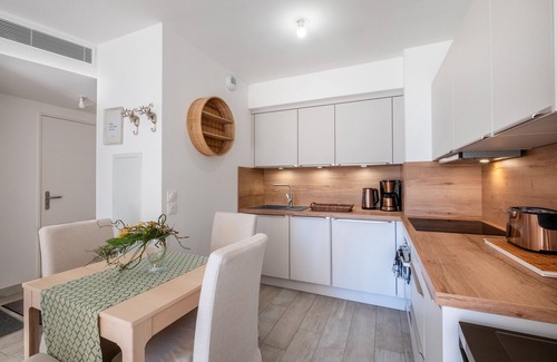Caucade Apartment | Apartment 'Le Jasmin' with Private Terrace, Wi-Fi and Air Conditioning