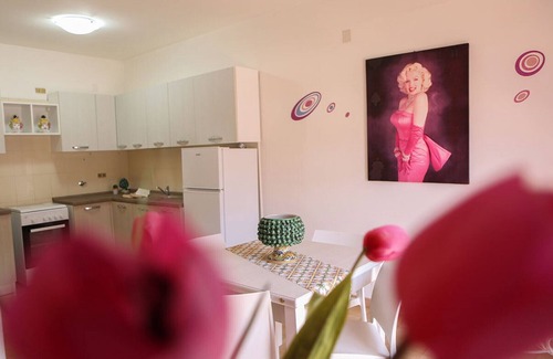 Balestrate Apartment | Apartment 'Le Magnolie 14 - 2° Piano' with Sea View, Wi-Fi and Air Conditioning