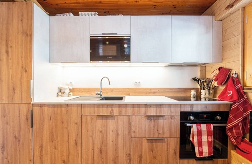 La Giettaz Apartment | Apartment 'Le Marmotton' with Mountain View, Shared Terrace and Wi-Fi
