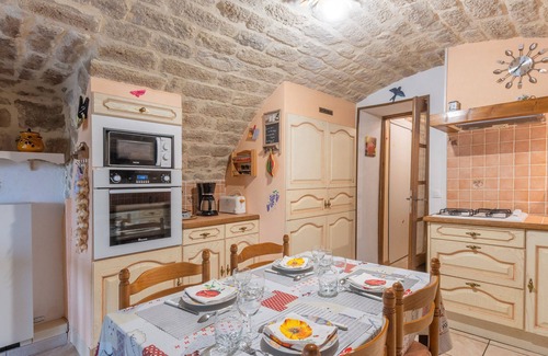 Payzac Apartment | Apartment 'Le Mas De La Blache' with Mountain View and Wi-Fi