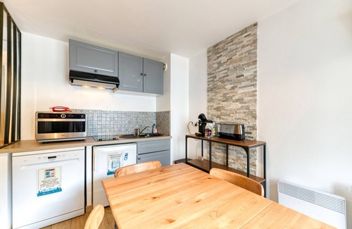 Les Adrets Apartment | Apartment 'Le May'hé - Studio Cabin and Balcony' with Mountain View and Balcony