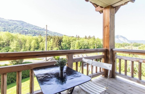 Taninges Apartment | Apartment 'Le Soli - 5 Pers' with Mountain View, Private Garden and Wi-Fi