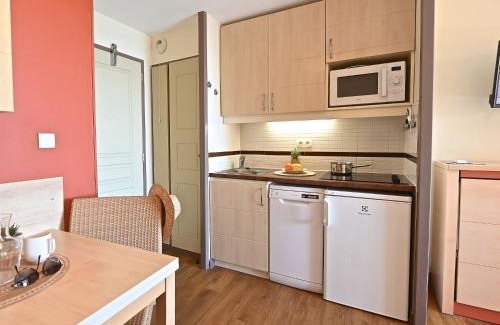 Le Dramont Apartment | Apartment Le Village - E1 208 by Interhome