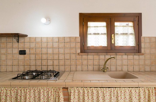 Piombino Apartment | Apartment 'Leccio' with Shared Pool, Wi-Fi and Air Conditioning