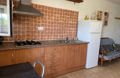 Camarles Apartment | Apartment 'Les Casetes Del Mas 1' with Mountain View, Wi-Fi and Air Conditioning