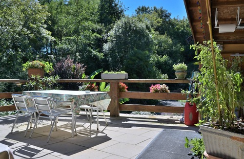 Chein-Dessus Apartment | Apartment 'Les Chambres Du Ruisseau' with Mountain View, Shared Terrace and Wi-Fi
