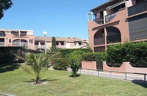 Les Arenes Apartment | Apartment Les Coraux in Canet-Plage - 4 persons, 1 bedrooms