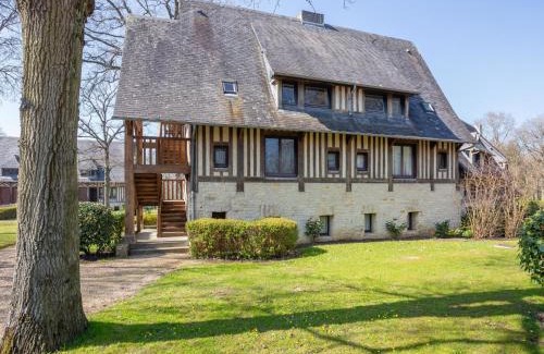Tourgeville Apartment | Apartment Les Hauts de Deauville-1 by Interhome