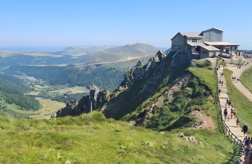 Mont-Dore Apartment | Apartment 'Les Lauriers, No. 2' with Mountain View