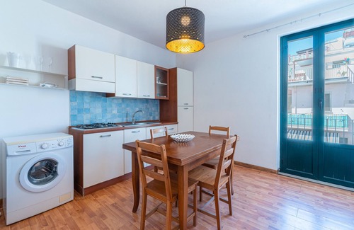 Marzamemi Apartment | Apartment 'Libeccio Marzamemi' with Balcony, Wi-Fi and Air Conditioning
