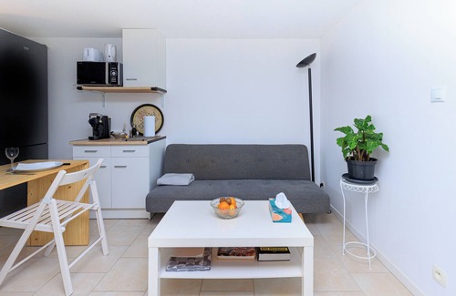 Soustons Apartment | Apartment 'Loc Ty Home' with Private Terrace, Private Garden and Wi-Fi