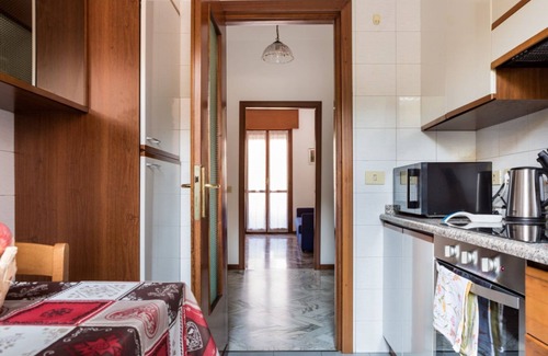 Parma Apartment | Apartment located on the first floor of a building WITHOUT lift. We are located in a residential area, a few minutes walk from the hospital, very convenient and quiet.Four-room apartment of 95 m2, with two bedrooms and a sofa bed in the living room.It co