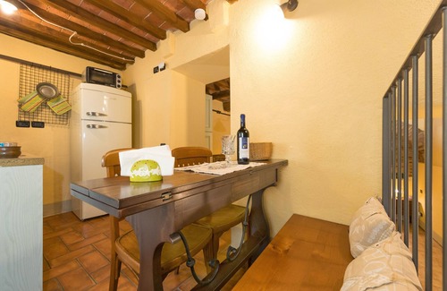 Chianni Apartment | Apartment 'Loft De' Riccardi' with Wi-Fi and Air Conditioning