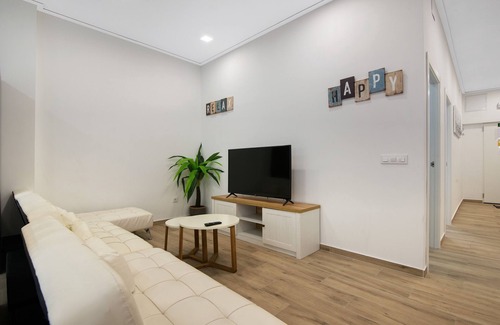 Gandia Apartment | Apartment 'Lope De Vega Bajo' with Private Terrace, Wi-Fi and Air Conditioning