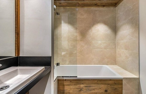 Val-d'Isere Villa | Apartment Louis - Four Bedroom Villa, Sleeps 8