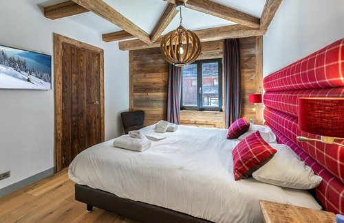 Val-d'Isere Villa | Apartment Louis - Four Bedroom Villa, Sleeps 8