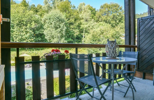 La Feclaz Apartment | Apartment 'L’ourson' with Mountain View, Shared Pool and Wi-Fi