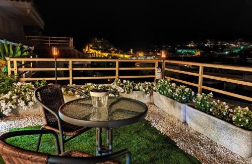 Tossa de Mar Apartment | Apartment Luna Tossa De Mar with Jacuzzi, 5mins walking to the beach, sea and castle view big terrace