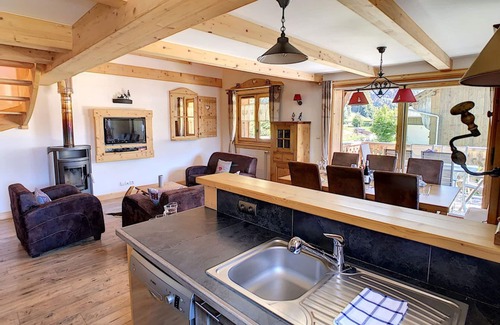 Samoens Apartment | Apartment Lyra, Samoens, 3 bedrooms, charming features and panoramic views