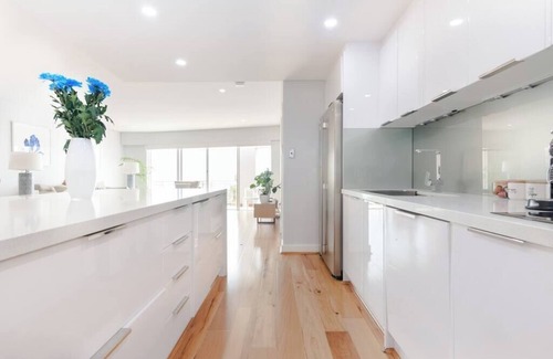 Scarborough Apartment | Apartment M603 - luxury beachfront, ocean views!