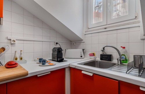 Santos Apartment | Apartment 'Madragoa' with Private Terrace, Balcony and Wi-Fi