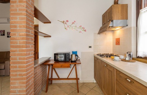 Santa Luce Apartment | Apartment 'Magnolia' with Shared Pool, Wi-Fi and Air Conditioning
