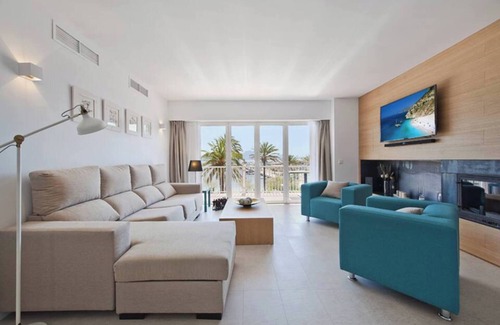 Puerto de Pollensa Apartment | Apartment 'Maina' with Sea View, Wi-Fi and Air Conditioning