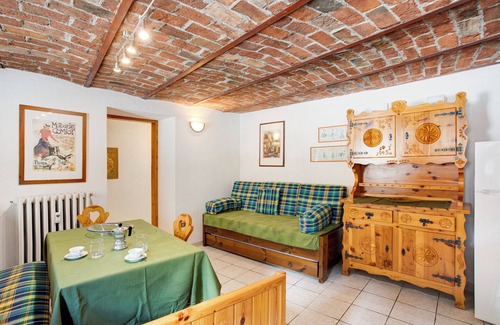 Morgex Apartment | Apartment 'Maison Jaccod piano Terra' with Mountain View and Wi-Fi