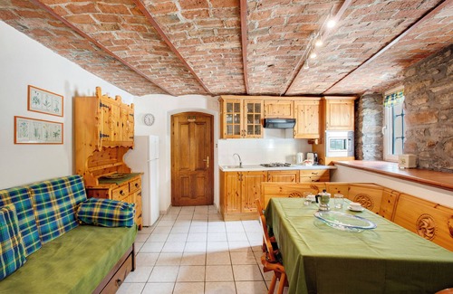 Morgex Apartment | Apartment 'Maison Jaccod piano Terra' with Mountain View and Wi-Fi