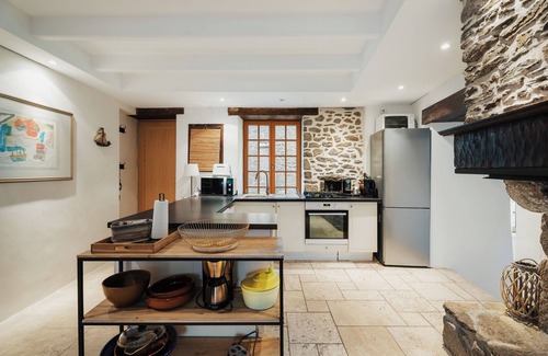 Cancale House | Apartment 'Maison Mer' with Sea View, Shared Terrace and Private Garden