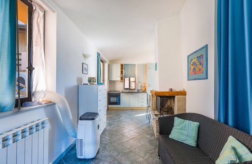 Santo Stefano Apartment | Apartment 'Mandarino' with Sea View, Private Terrace and Wi-Fi