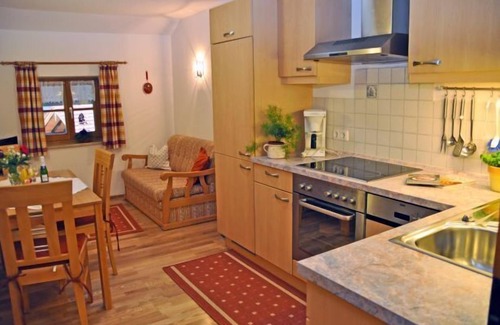 Rohrdorf Apartment | Apartment Margerite with 1 separate bedroom, living room with kitchen